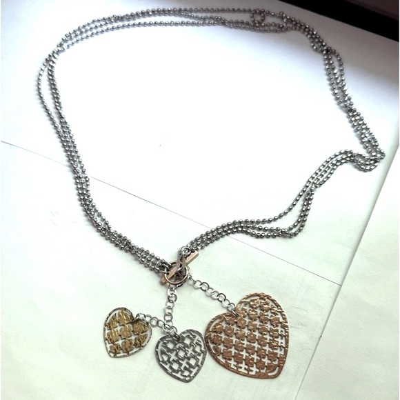 โจ Exquisite Vintage Tri-Coloured Sterling Silver Three Heart Necklace from Italy - Picture 2 of 13